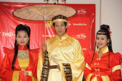 Trang phục cổ trang thuần Việt