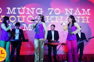van anh event to chuc su kien MC singer PB PG cheerleaderă