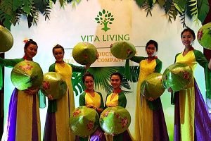 van anh event to chuc su kien mua dan gian mua non la vietnamese dance 6