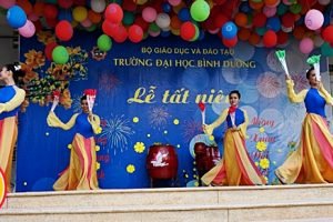 van anh event to chuc su kien mua dan gian mua quat vietnamese dance 10