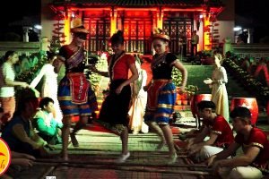 van anh event to chuc su kien mua dan gian mua sap vietnamese dance A (6)