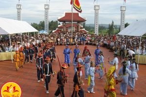 van anh evet-to chuc su kien-ban nhac dan toc-dan gian mien trung-sac_bua_1